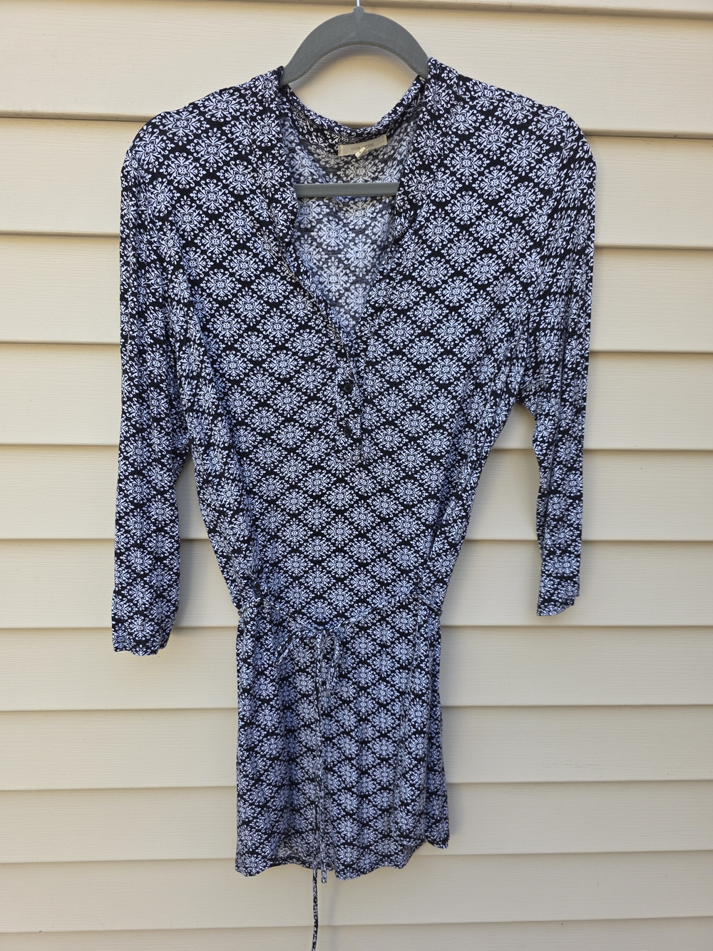 Maurices Black & White Long Sleeve Printed Drawstring Dress